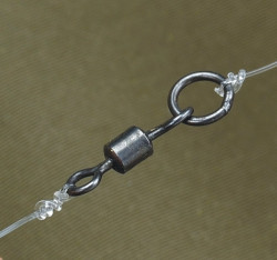 Obratlk s okom Carp swivels with ring