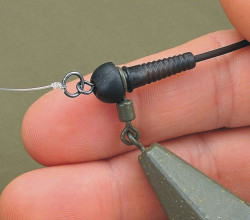 Obratlk s okom Carp swivels with ring