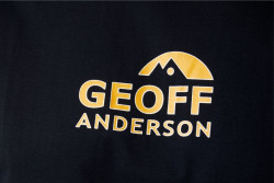  Tri�ko Geoff Anderson Organic Tee �ierne s oran�ov�m logom