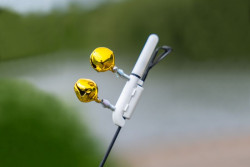 Zebco Trophy Battery Bell Light roli�ka so svetlom na �pi�ku pr�tu pre no�n� rybolov